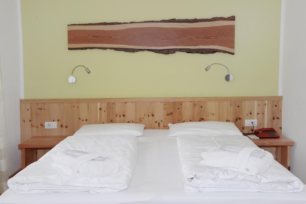 Parkhotel Sole Paradiso San Candido Esterno foto