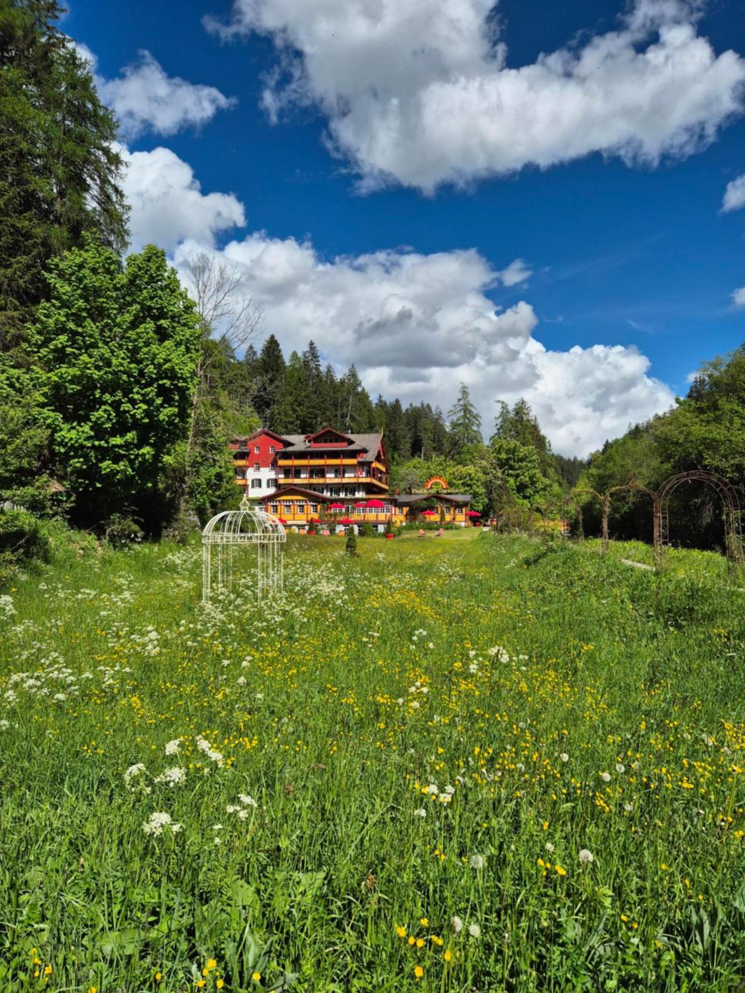 Parkhotel Sole Paradiso San Candido Esterno foto